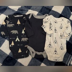 Bear and Teepee Print Infant Long Sleeve Bodysuits